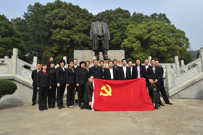 南昌開展“清明祭掃，緬懷先烈”主題活動